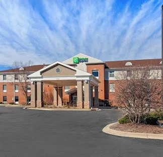 Holiday Inn Express & Suites Chicago-Algonquin — Sale in Algonquin, IL, photo 1 of 2