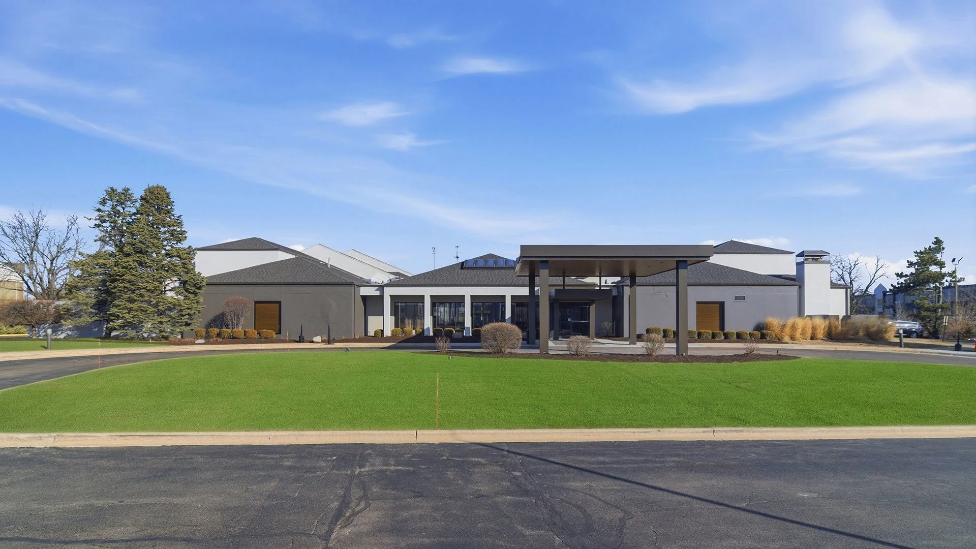 Courtyard by Marriott Rockford — Sale in Rockford, IL, photo 1 of 6