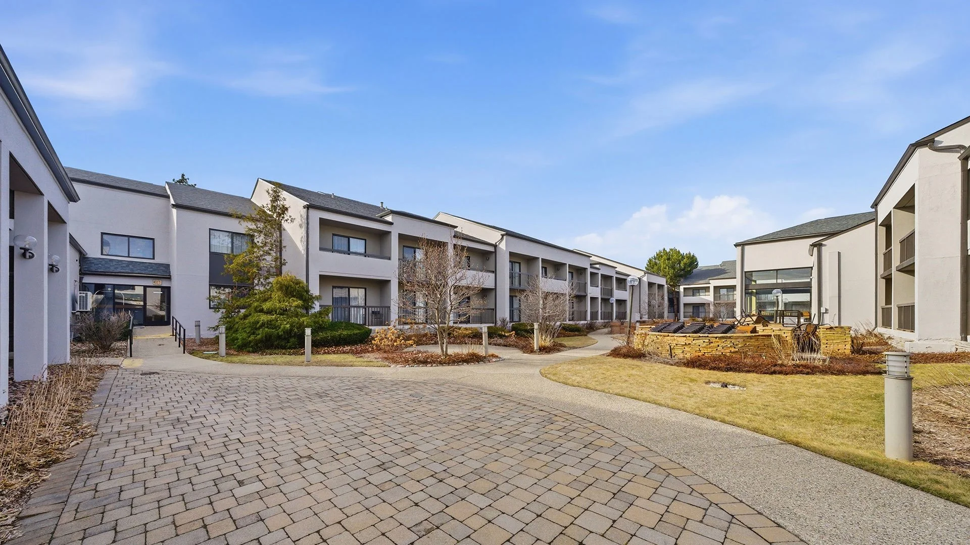 Courtyard by Marriott Chicago Deerfield — Sale in Deerfield, IL, photo 1 of 6