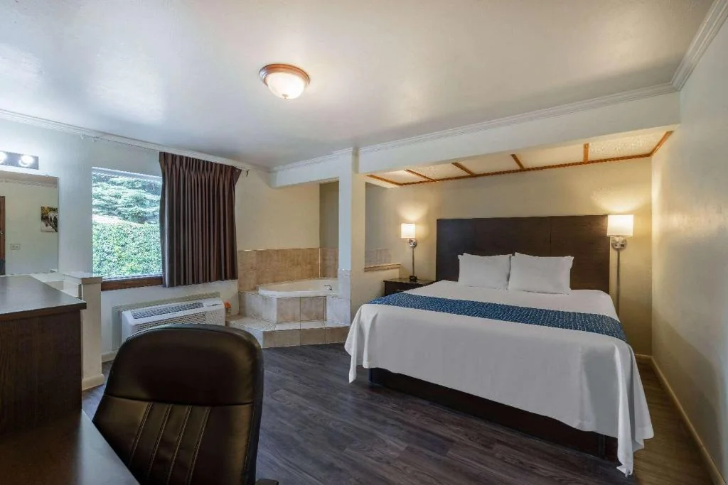 Travelodge Livingston/YellowStone Park Area — Sale in Livingston, MT, photo 2 of 8