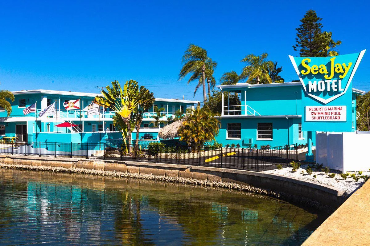 Sea Jay Motel — Sale in Treasure Island, FL, photo 1 of 2