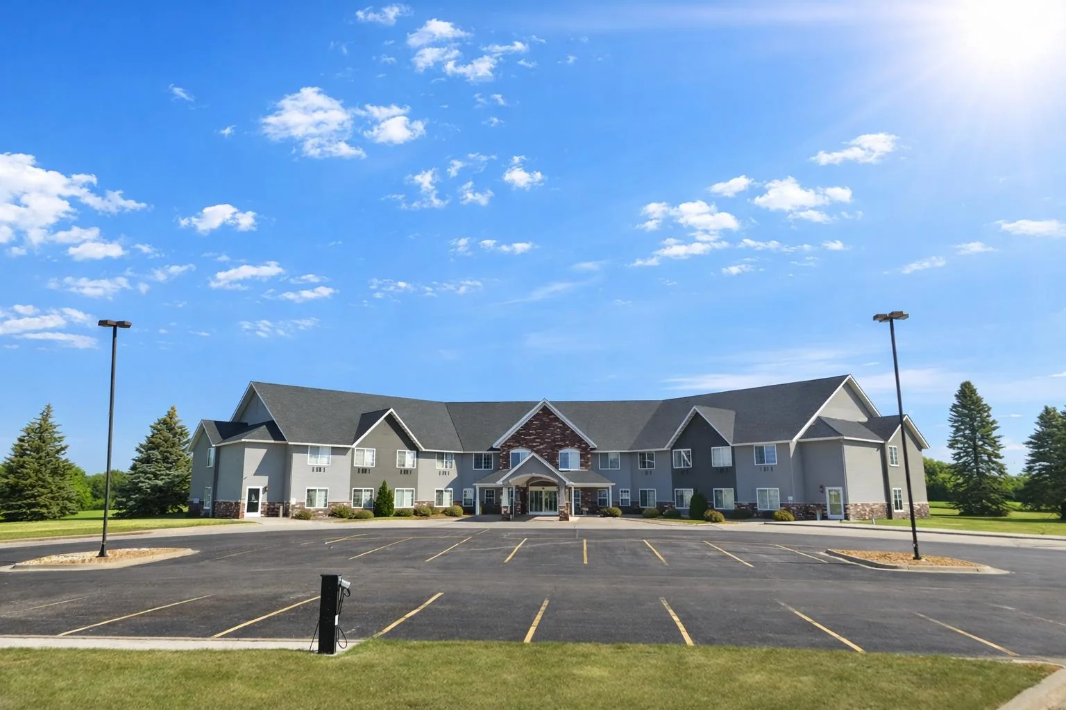 GrandStay Hotel & Suites Montevideo — Sale in Montevideo, MN, photo 1 of 5