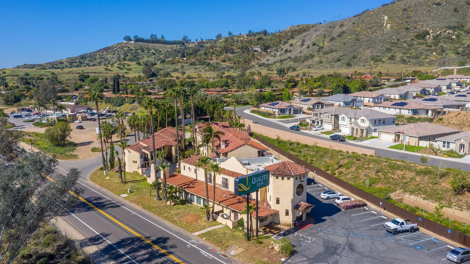 Quality Inn Fallbrook I-15 — Sale in Fallbrook, CA, photo 1 of 5