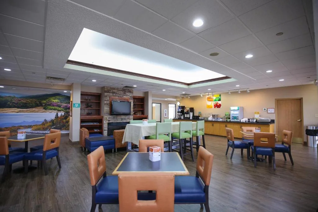 Quality Inn & Suites Boone — Sale in Boone, NC, photo 2 of 5