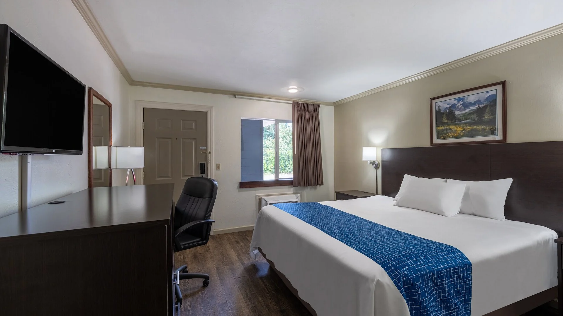 Two-Property Hotel Portfolio Yellowstone Area — Sale in Livingston, MT, photo 4 of 6