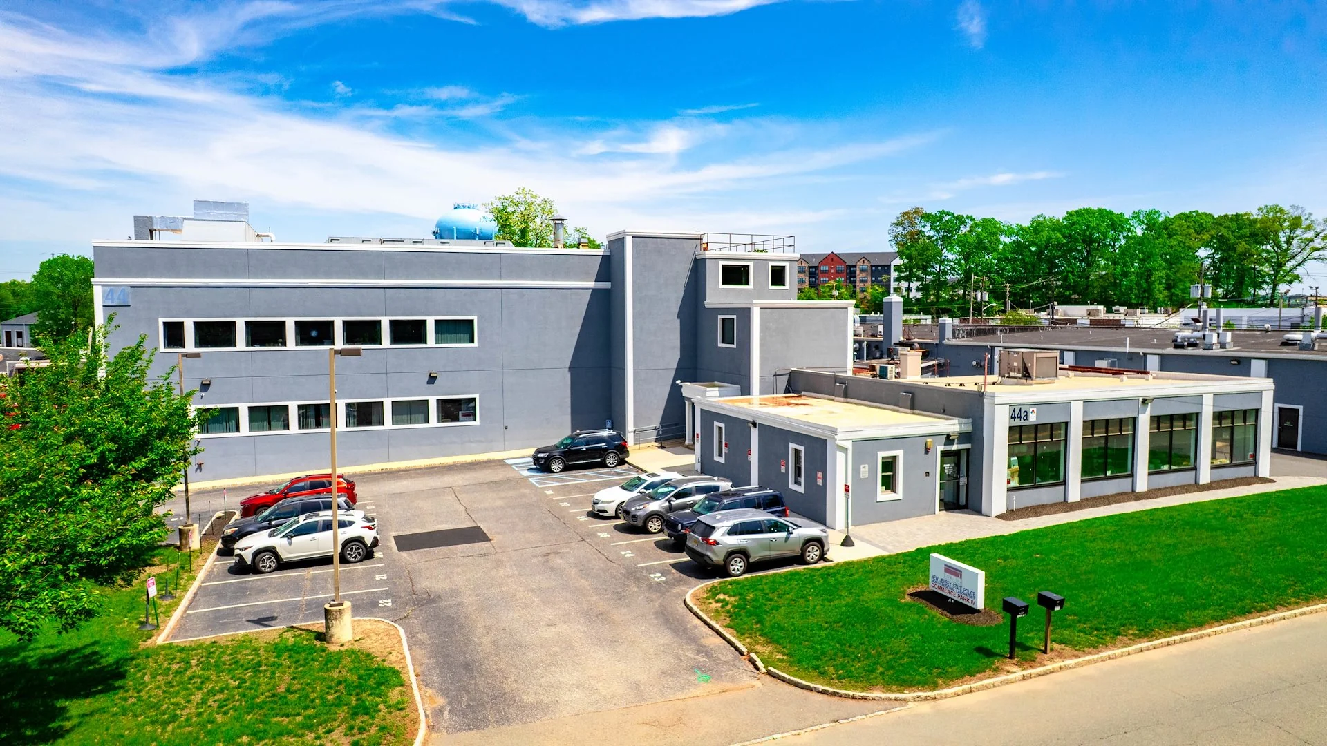 100% Occupied Lab/Goverment Bldg. — Sale in East Hanover, NJ, photo 1 of 2