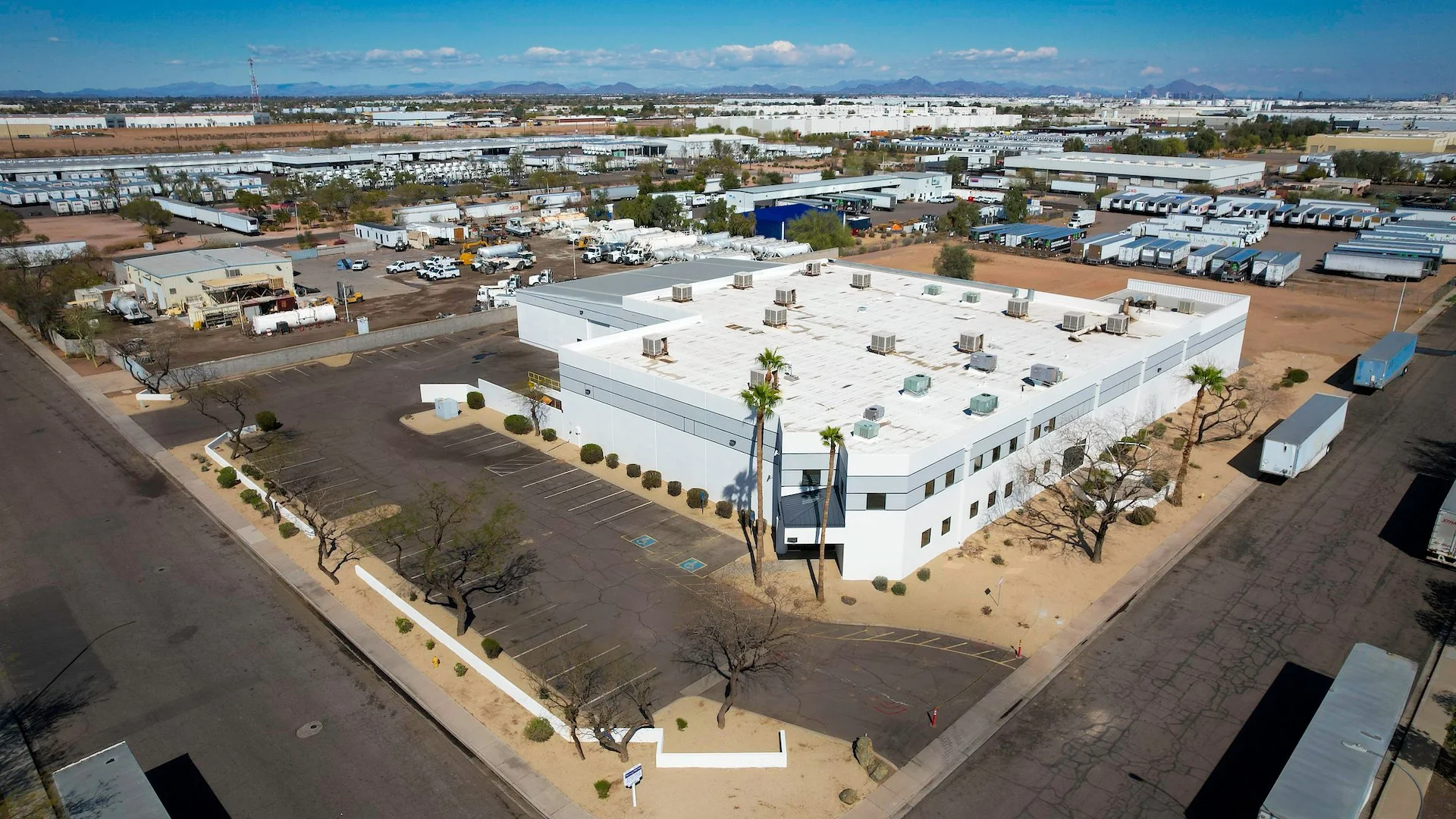 841 South 71st Avenue — Sale in Phoenix, AZ, photo 2 of 2