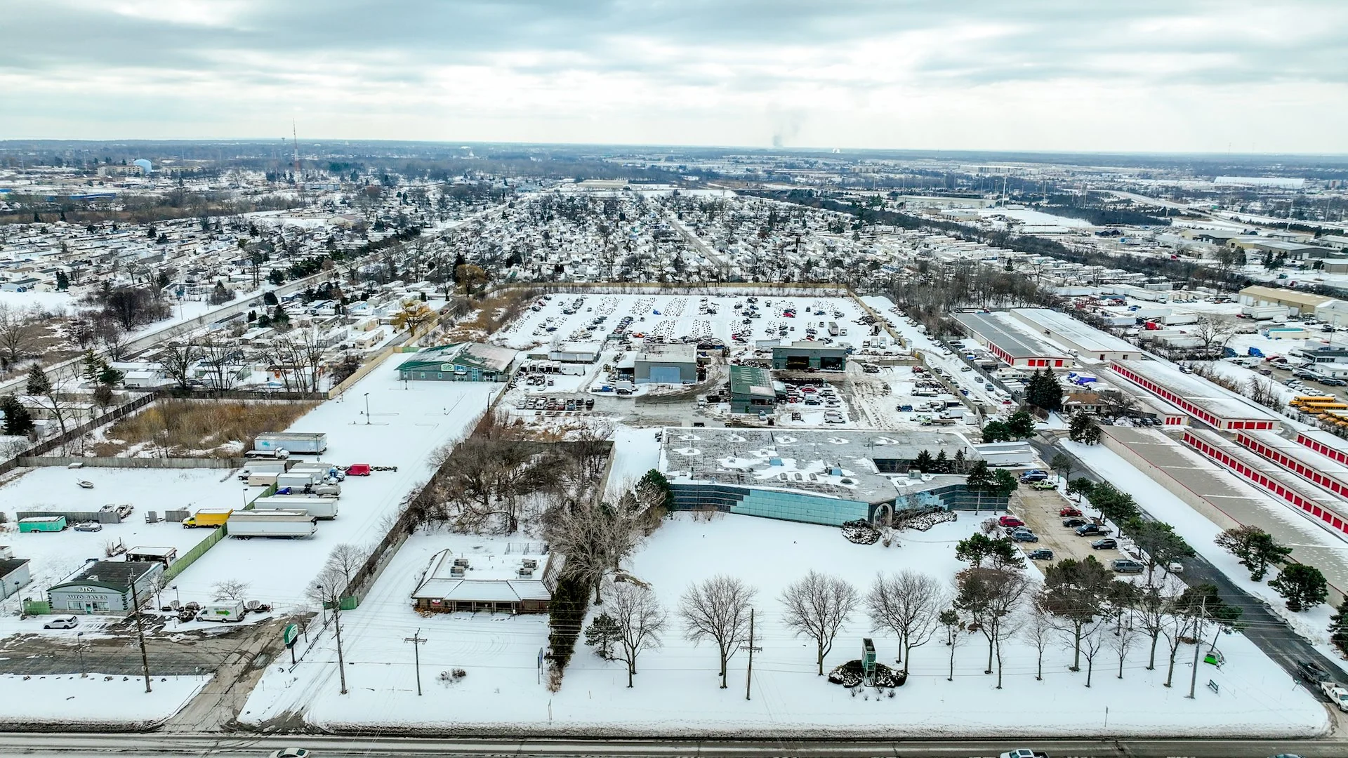 Lake County IOS | Owner-User or Value-Add Outside… — Sale in Gurnee, IL, photo 1 of 2