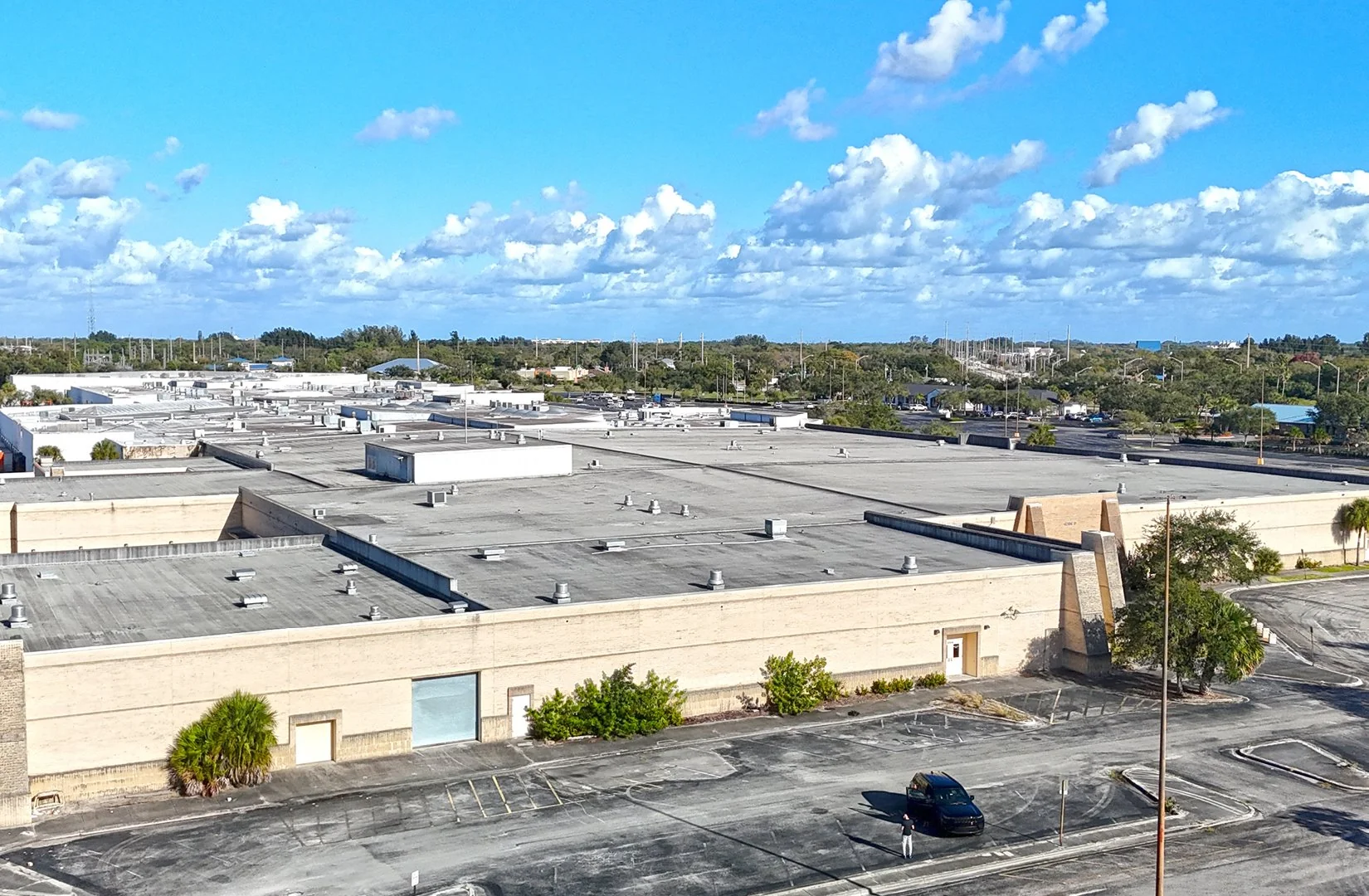 4204 Okeechobee Rd — Sale in Fort Pierce, FL, photo 3 of 5