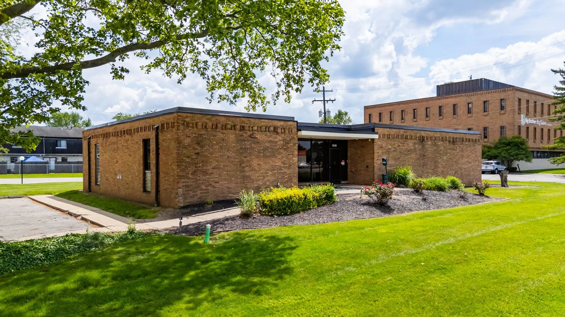 Vacant Medical Office Building (4% Buy-Side Brokerage… — Sale in Columbus, OH, photo 1 of 4