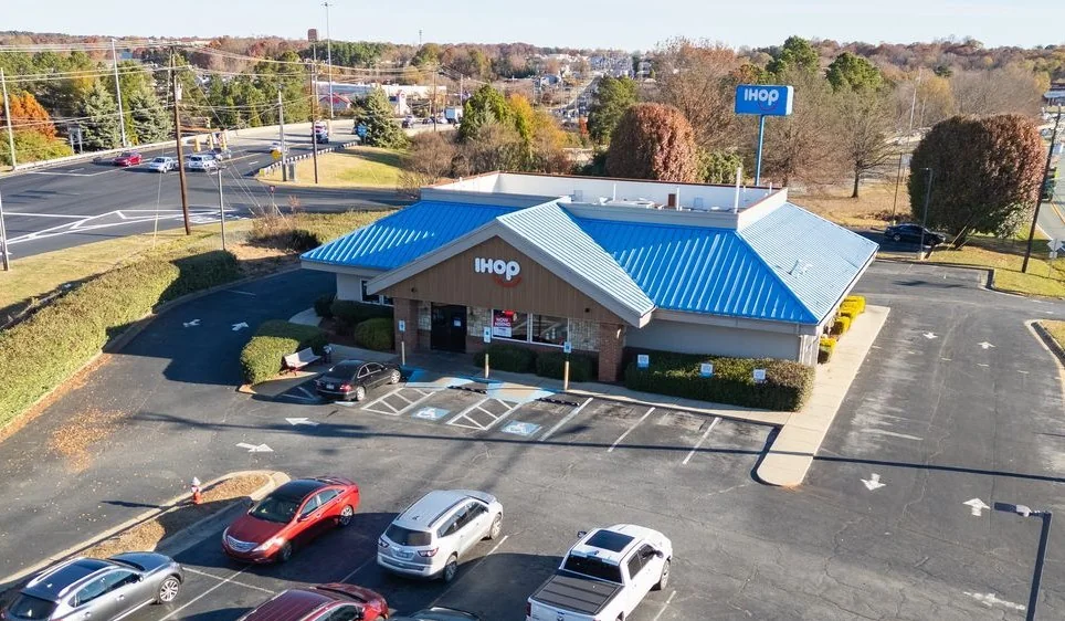 IHOP Restaurant - Redevelopment Opportunity — Sale in Burlington, NC, photo 1 of 3