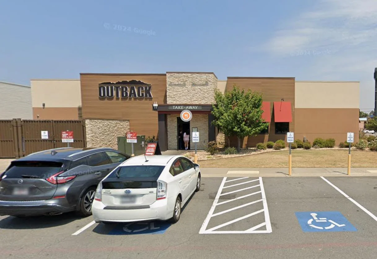 Outback Steakhouse — Sale in Conway, AR, photo 2 of 4