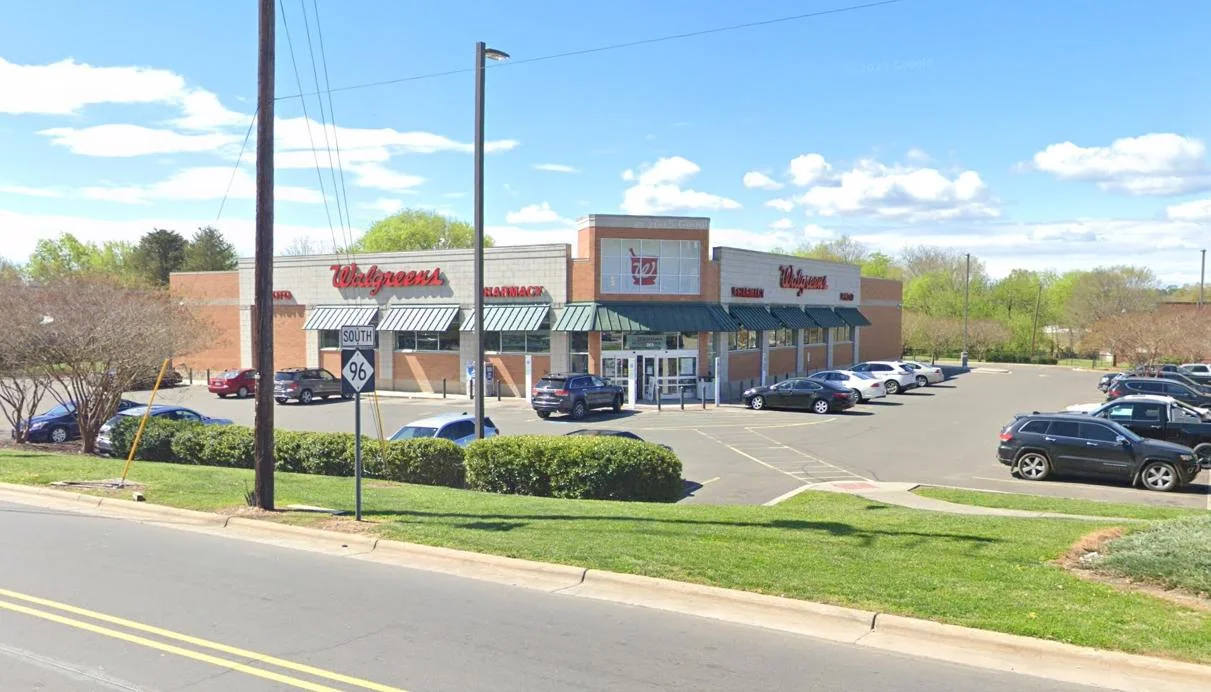 Walgreens — Sale in Oxford, NC, photo 1 of 3