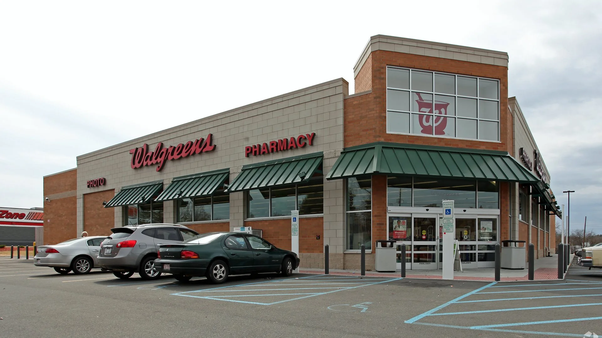 Walgreens — Sale in Oxford, NC, photo 2 of 3