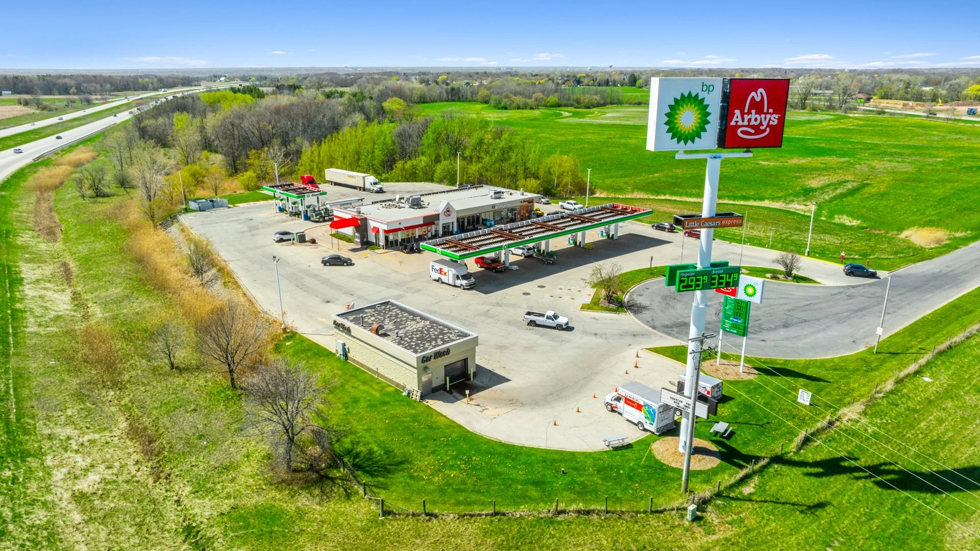NNN BP Fuel / Dino Stop C-Store + Arby's & Little… — Sale in Green Bay, WI, photo 4 of 5
