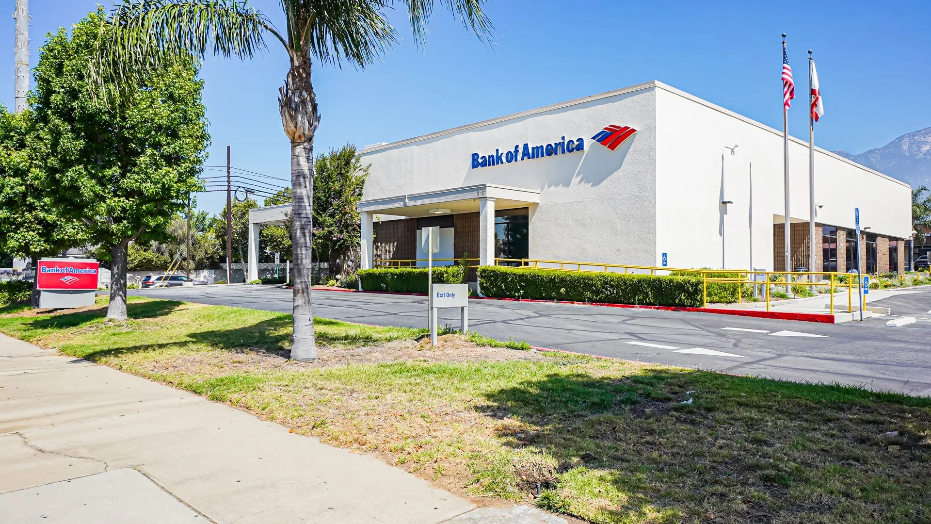 Bank of America — Sale in Rancho Cucamonga, CA, photo 1 of 2
