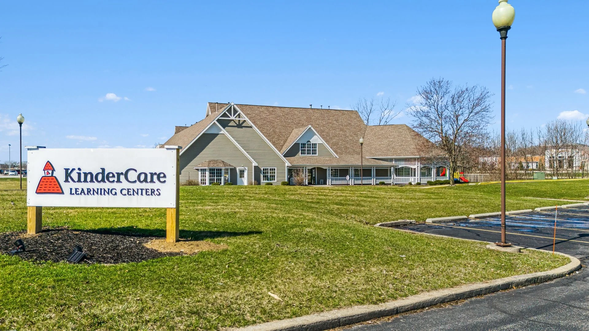 KinderCare | 10+ Yrs Remaining on NNN Lease — Sale in Indianapolis, IN, photo 1 of 6