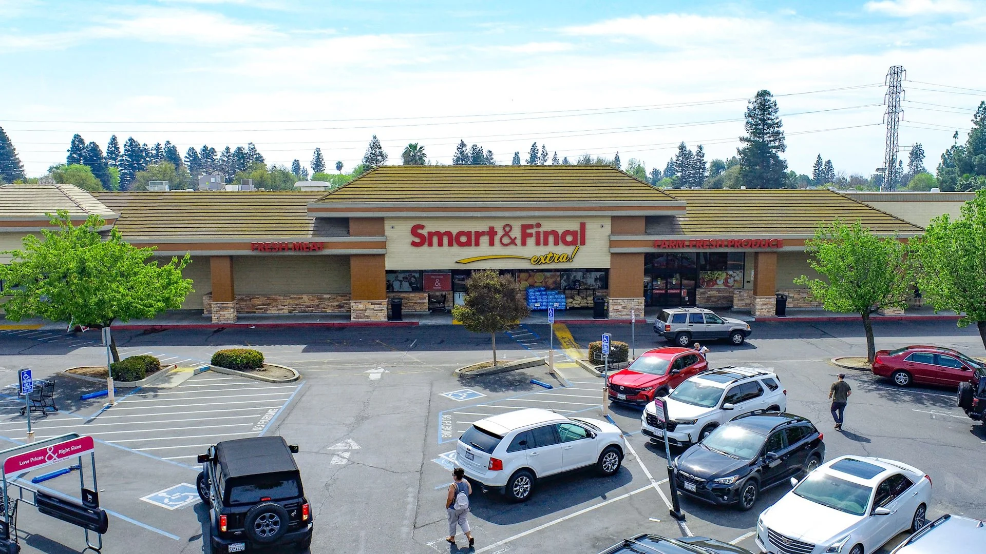 Smart & Final Extra! — Sale in Fresno, CA, photo 1 of 3