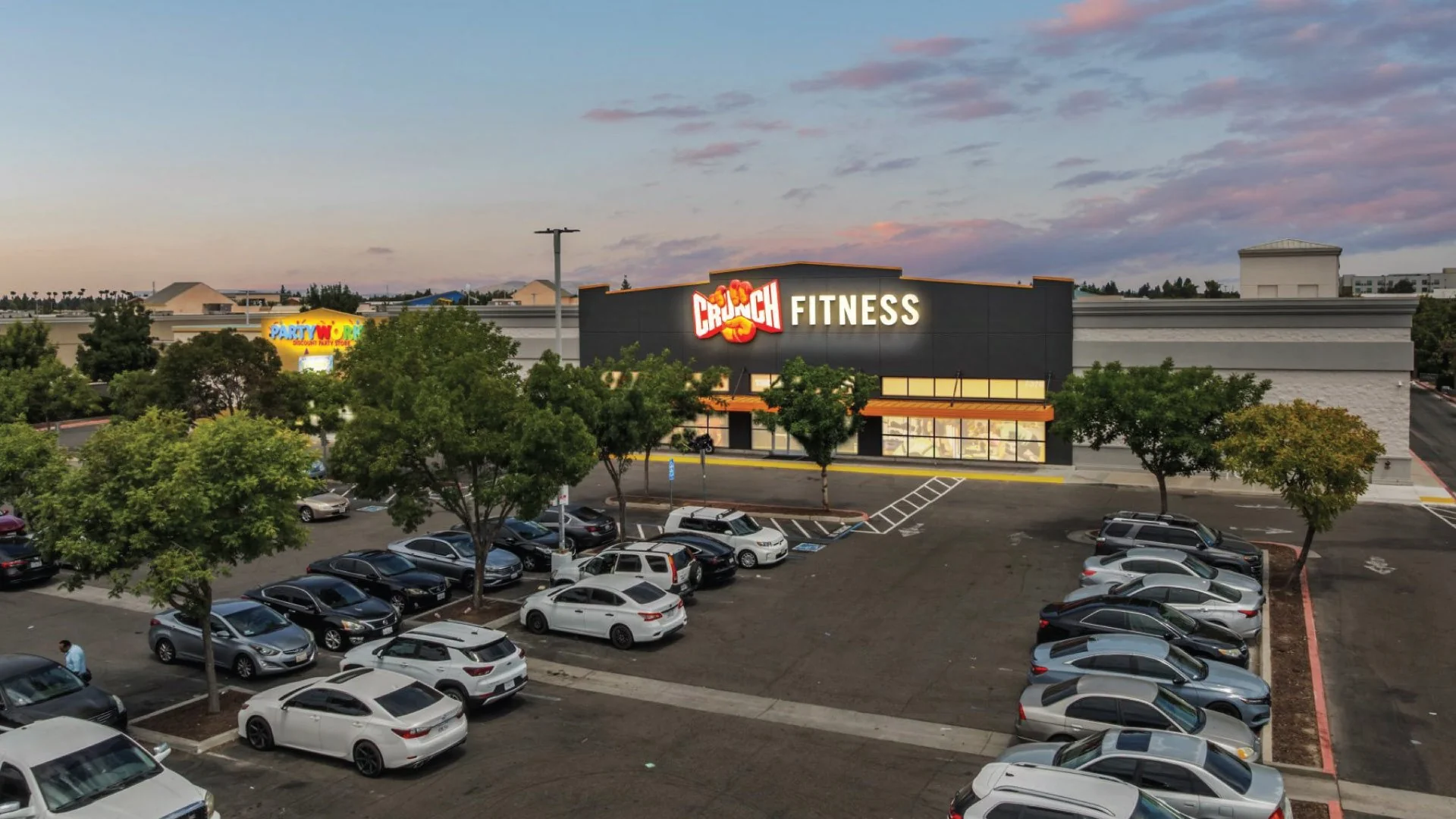 Crunch Fitness | Fresno, CA — Sale in Fresno, CA, photo 1 of 6