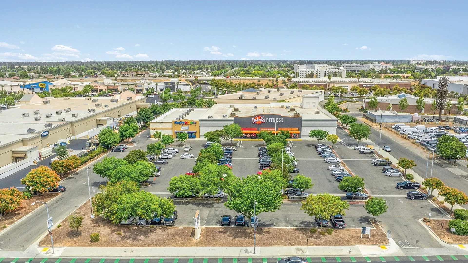 Crunch Fitness | Fresno, CA — Sale in Fresno, CA, photo 6 of 6
