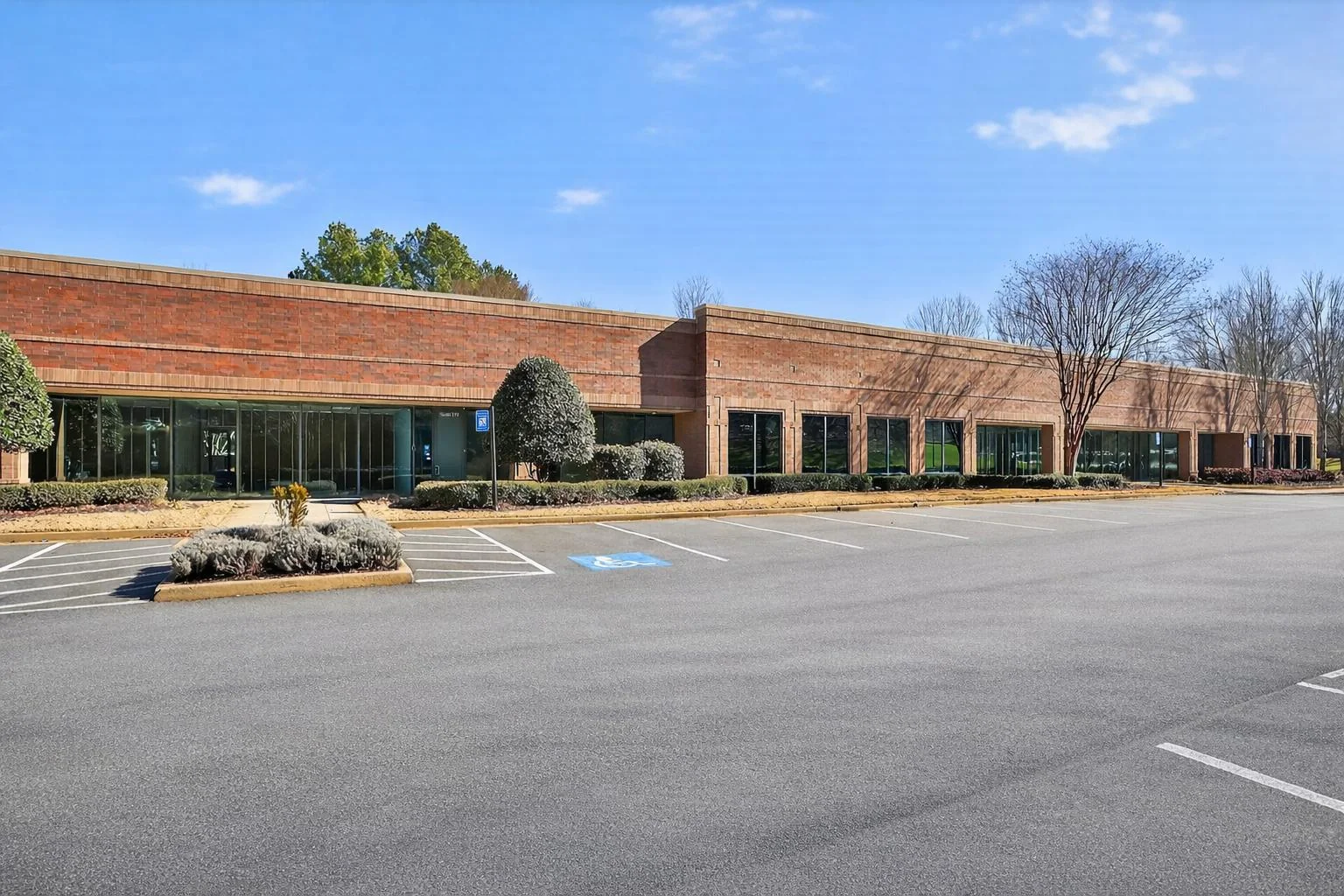 15-Year Absolute NNN Sale-Leaseback Healthcare Facility — Sale in Kennesaw, GA, photo 2 of 3