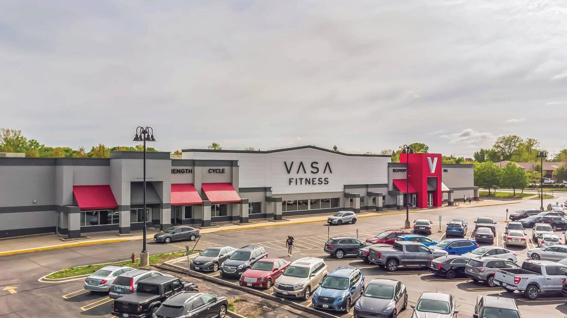 VASA Fitness | New 15 Year NNN Lease | Milwaukee MSA — Sale in New Berlin, WI, photo 1 of 3