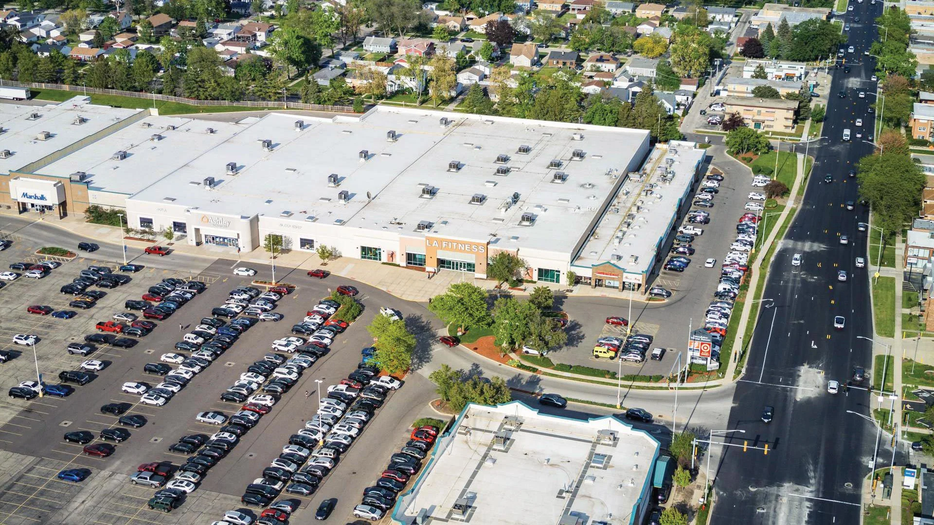 LA Fitness | Recent 10 Yr Lease Extension | 7.50% Cap… — Sale in Broadview, IL, photo 2 of 4