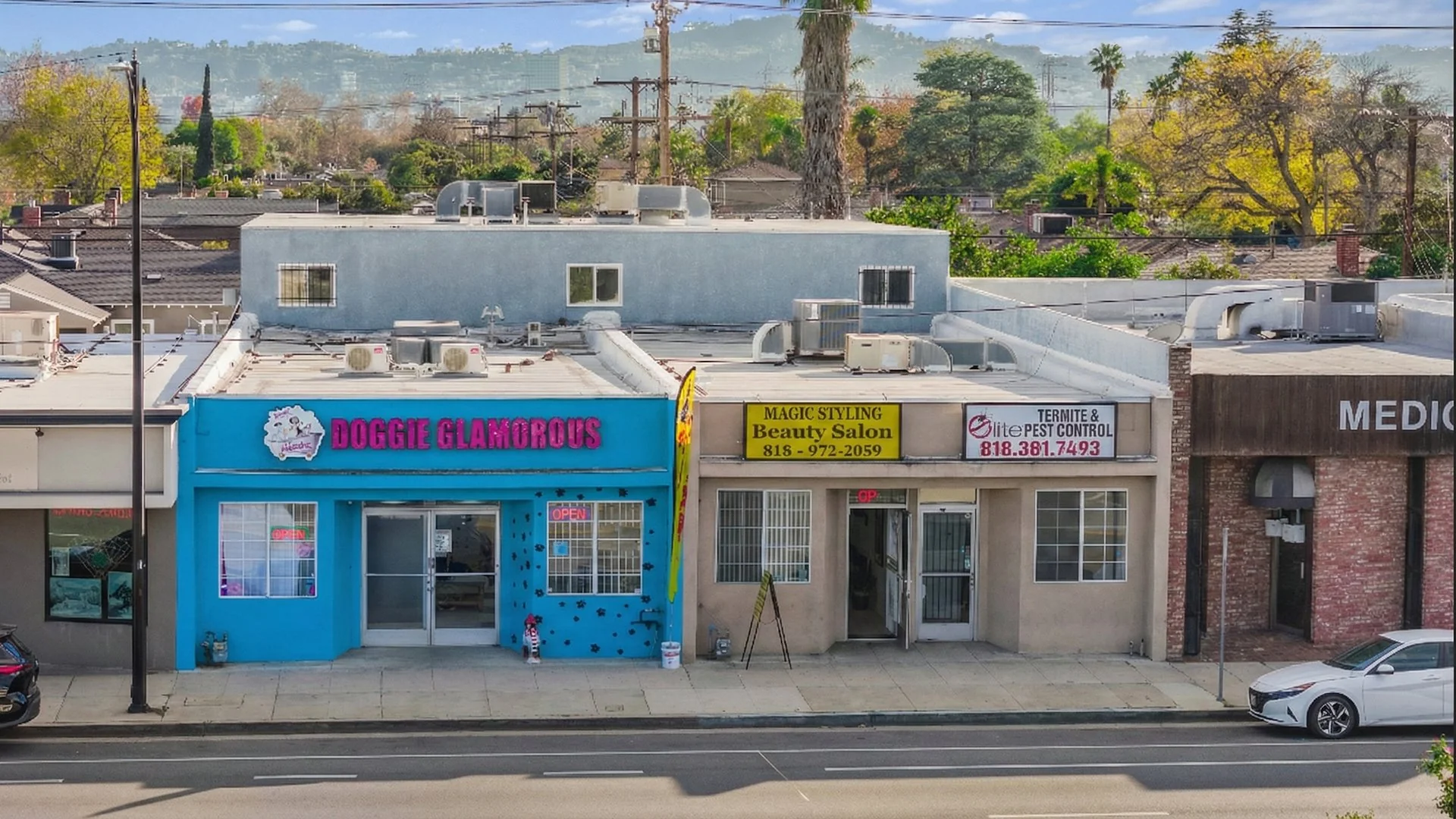43064310 W Victory Blvd