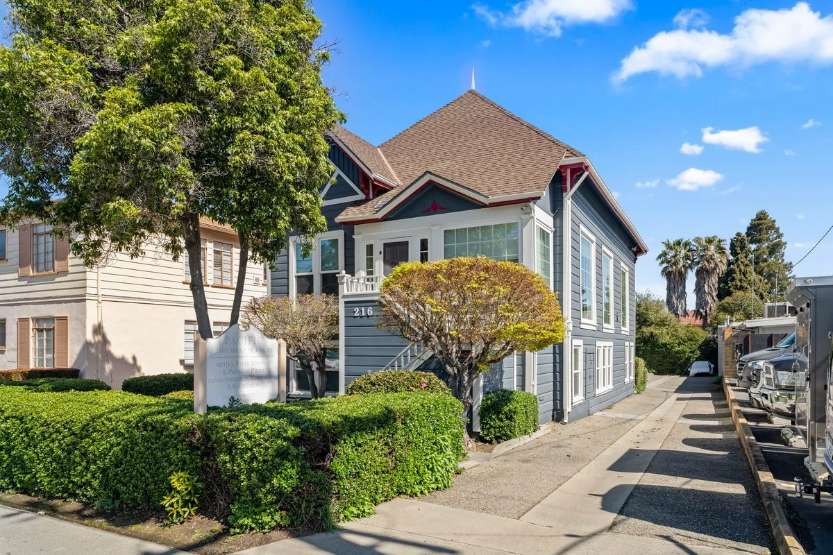 216 N San Mateo Dr