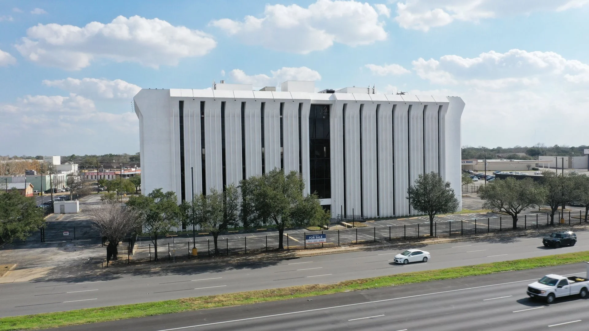 7011 Southwest Fwy