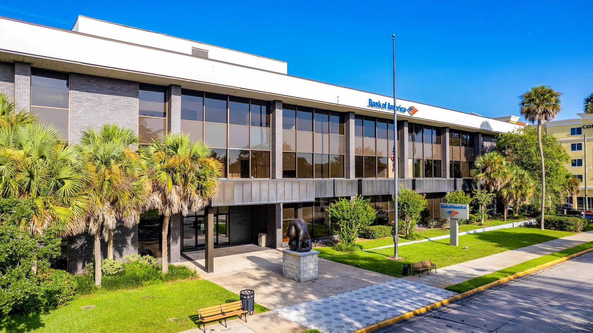 Bank of America - DeLand, FL — Sale in Deland, FL, photo 1 of 5
