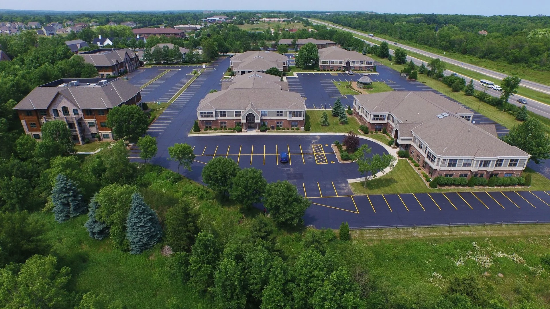 Glen Oaks Office Park — Sale in Mequon, WI, photo 4 of 7