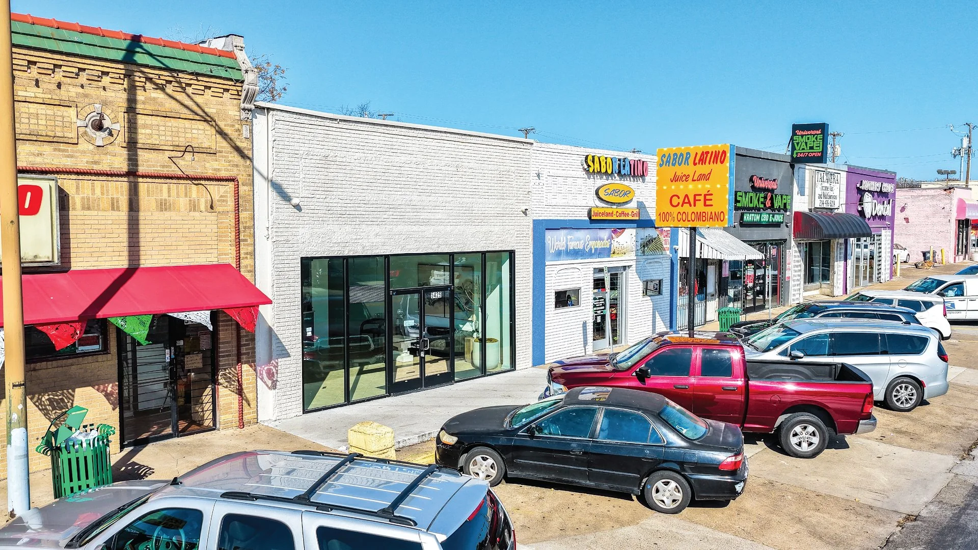 E Grand Retail Portfolio — Sale in Dallas, TX, photo 2 of 5