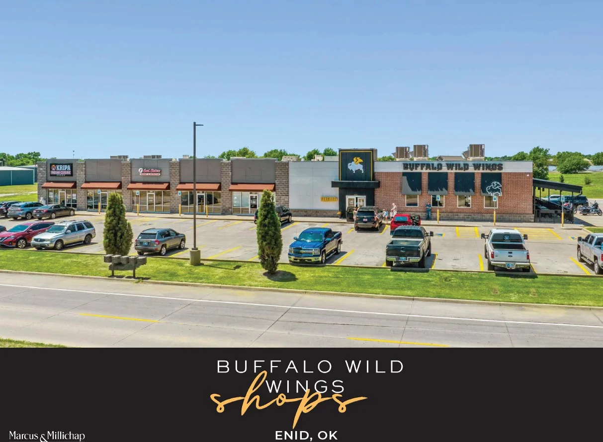 Buffalo Wild Wings Center — Sale in Enid, OK, photo 1 of 6