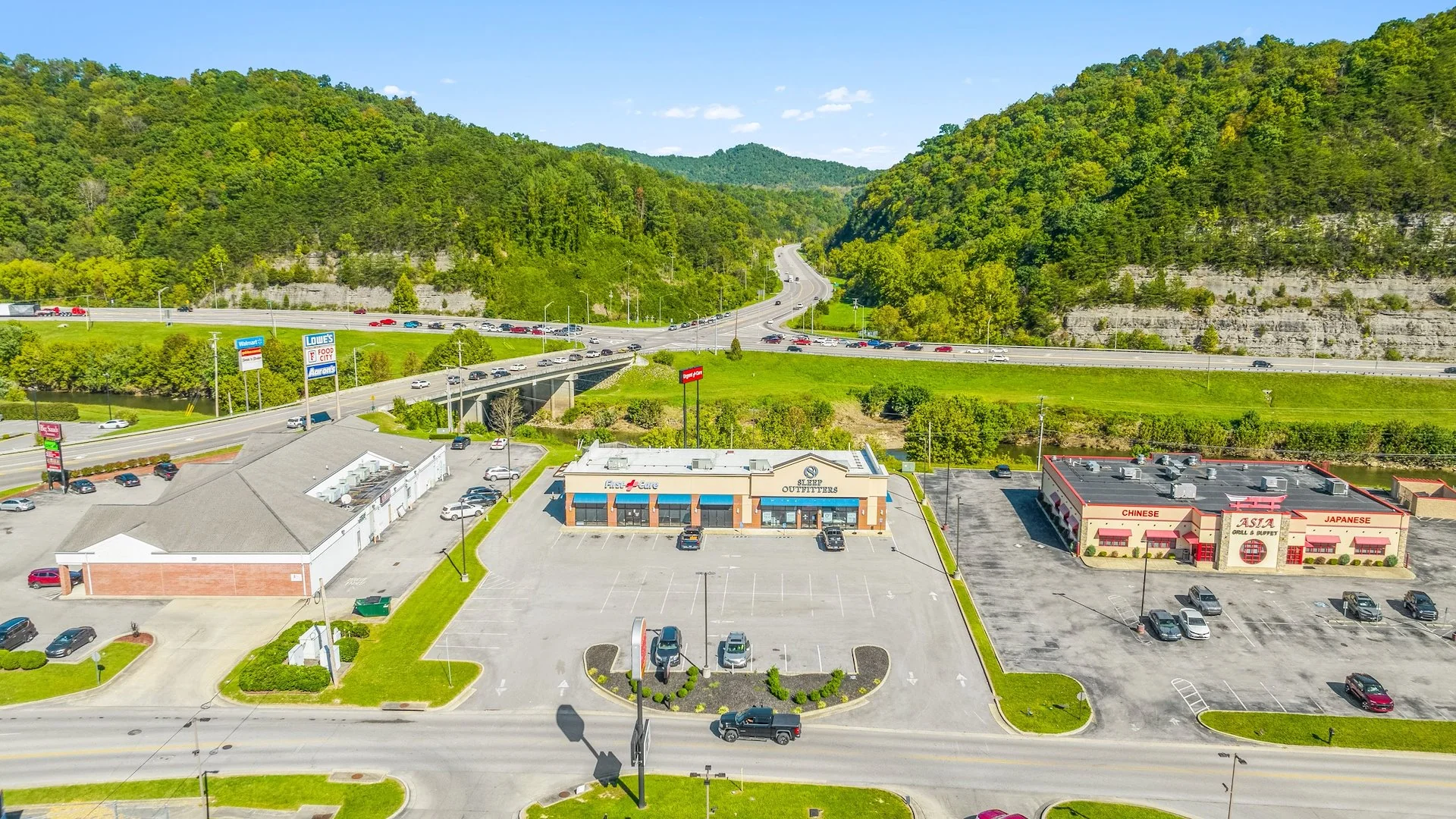 Fast Pace Urgent Care | Mattress Warehouse — Sale in Pikeville, KY, photo 2 of 5