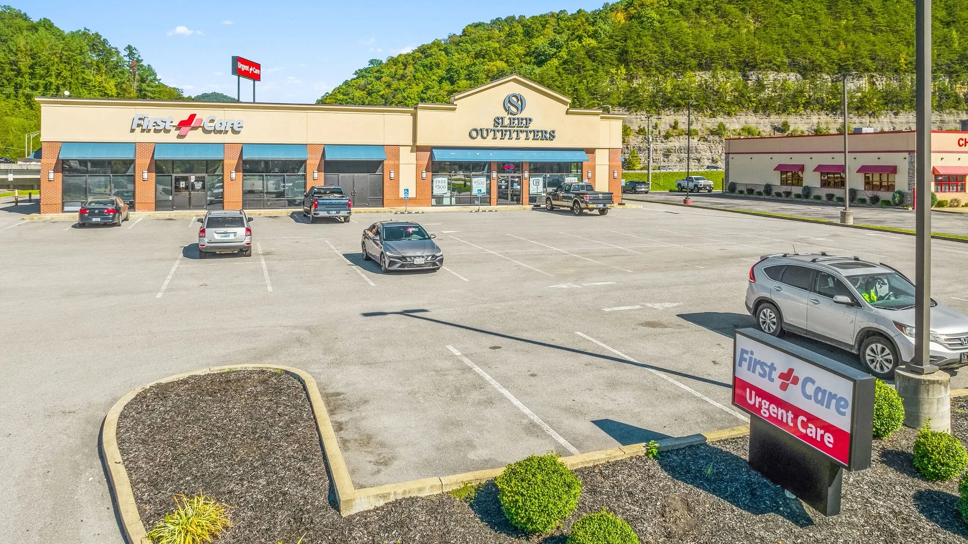 Fast Pace Urgent Care | Mattress Warehouse — Sale in Pikeville, KY, photo 4 of 5