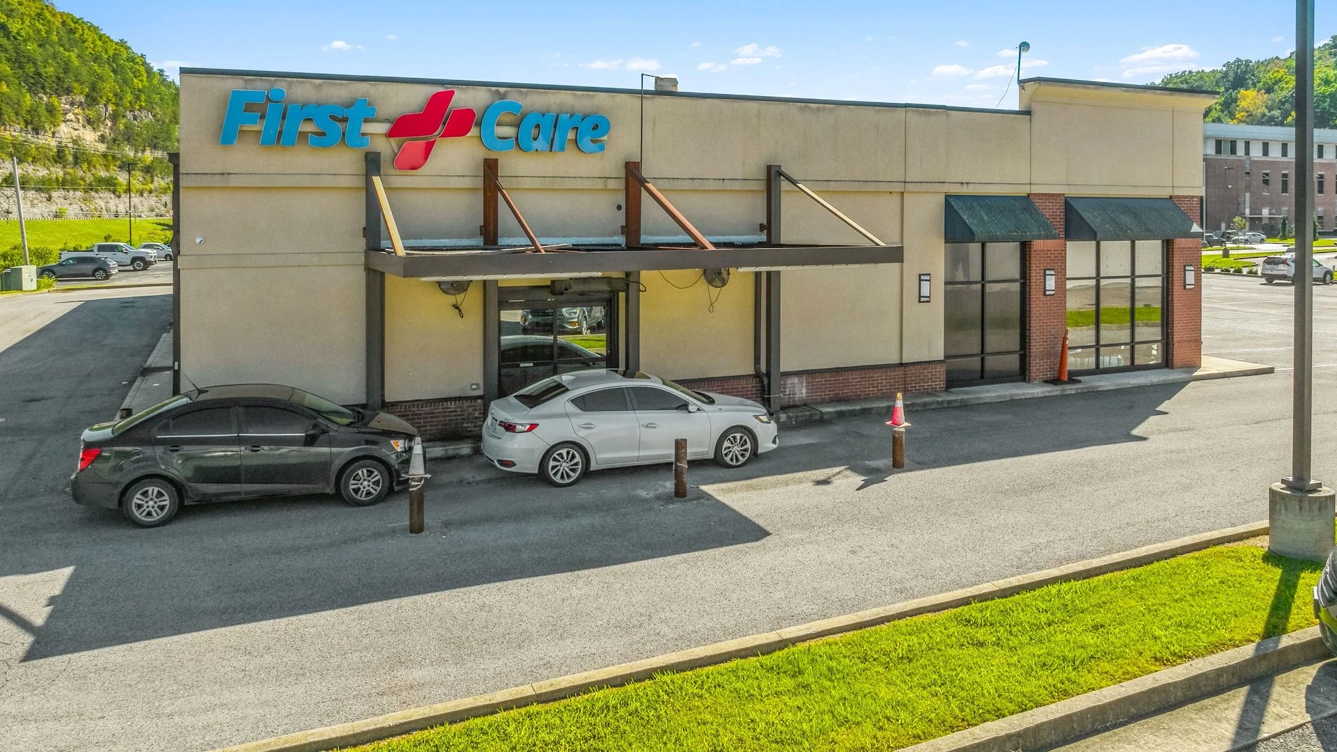 Fast Pace Urgent Care | Mattress Warehouse — Sale in Pikeville, KY, photo 5 of 5