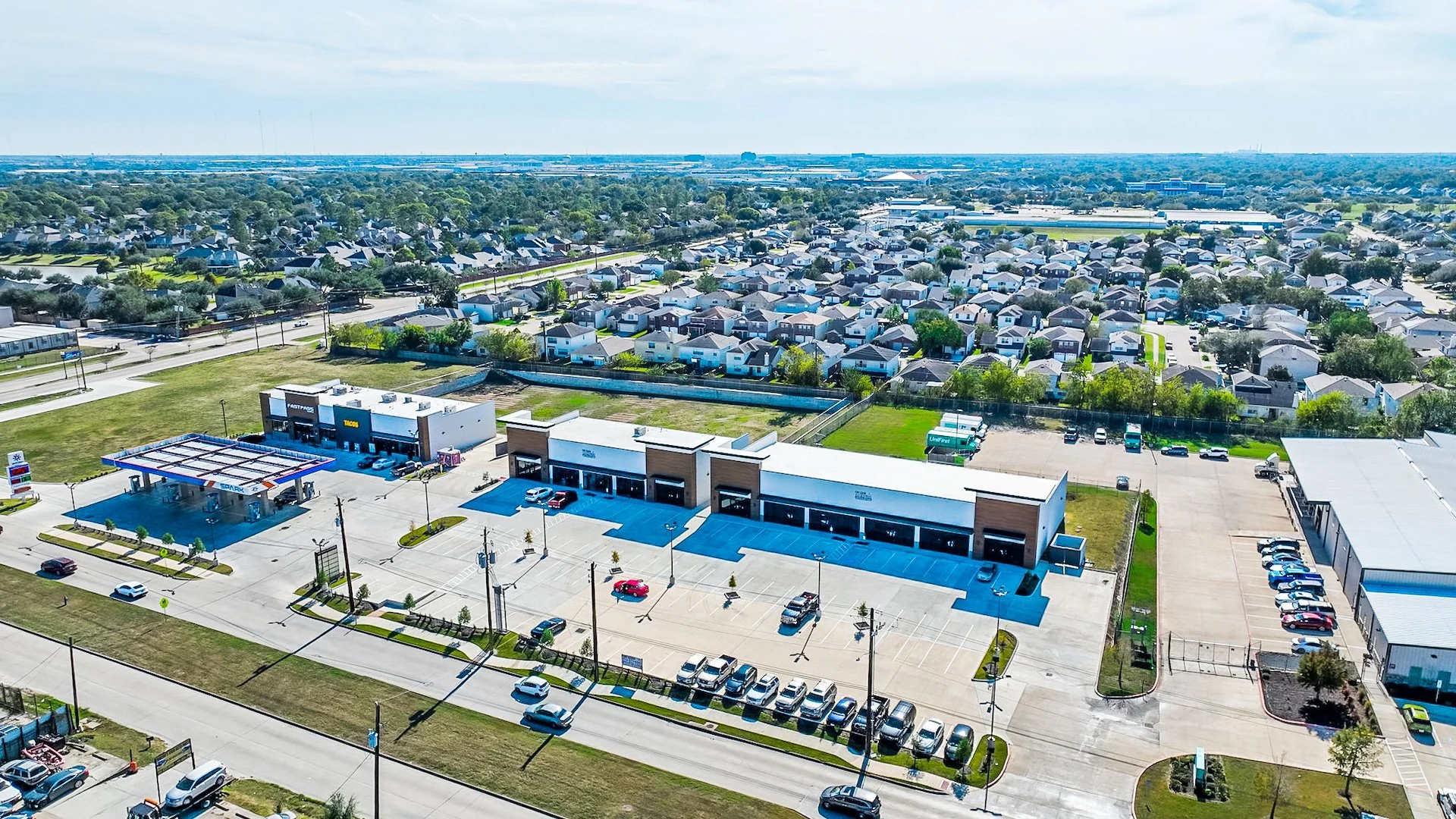 Bellfort Avenue Retail Center — Sale in Sugar Land, TX, photo 4 of 5