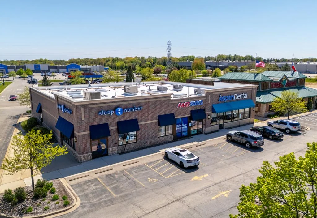 Three-Tenant Walmart Outlot Rockford — Sale in Rockford, IL, photo 1 of 8