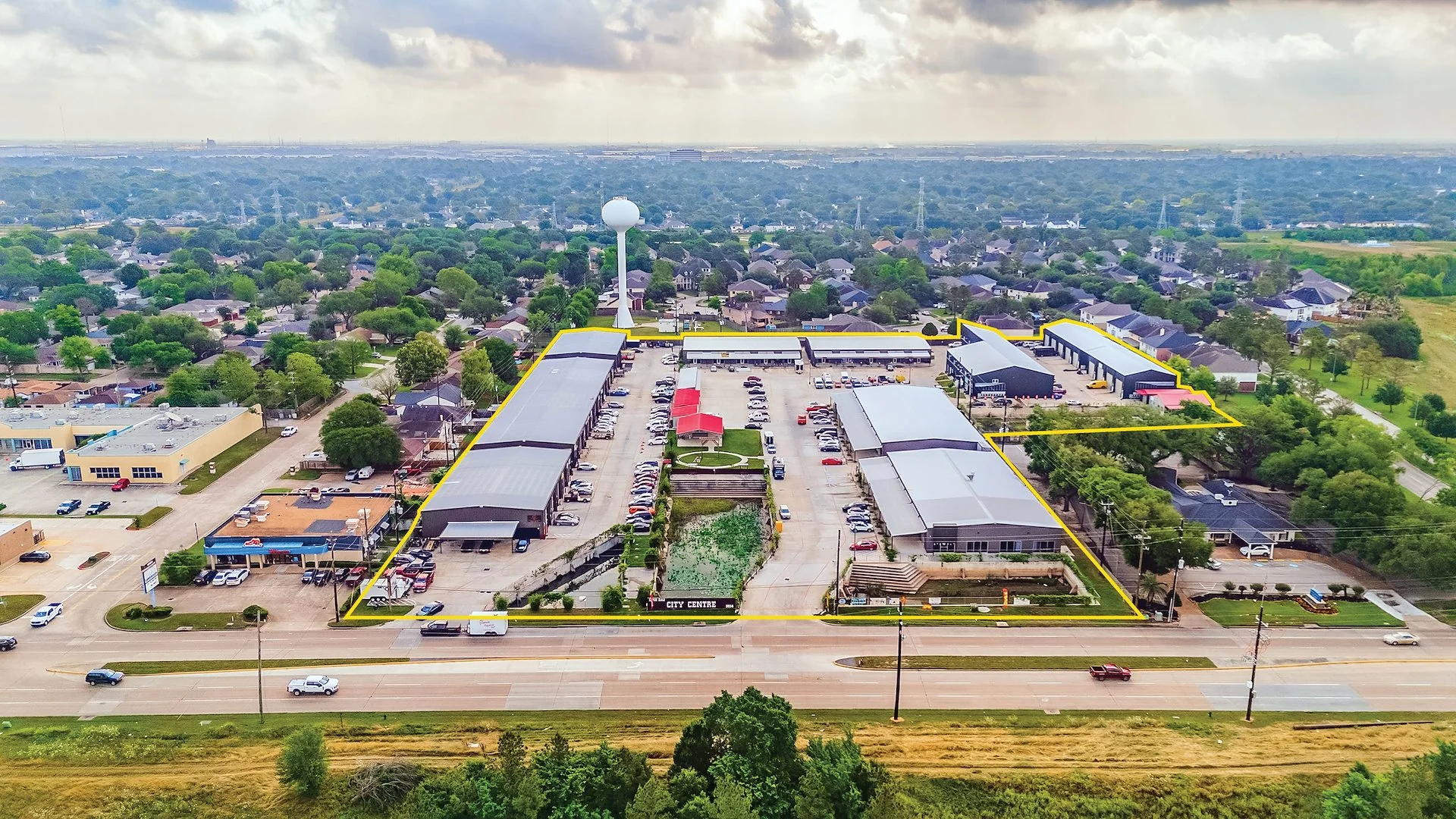 Linh Dao City Centre Linh Dao Plaza — Sale in Houston, TX, photo 1 of 1
