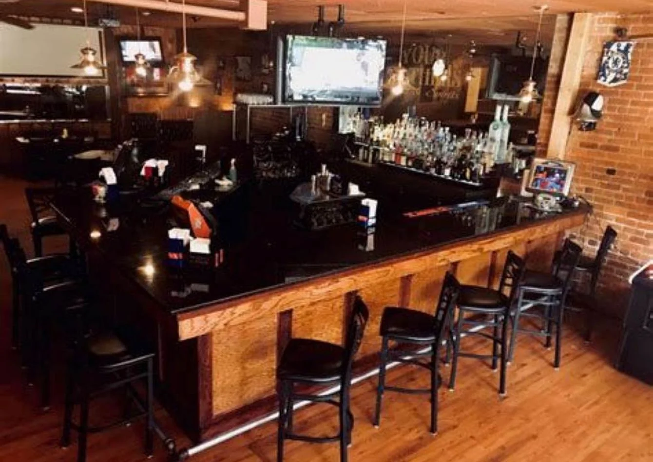 Seller Financing Highly regarded bar & restaurant for… — Sale in Mt Clemens, MI, photo 1 of 1