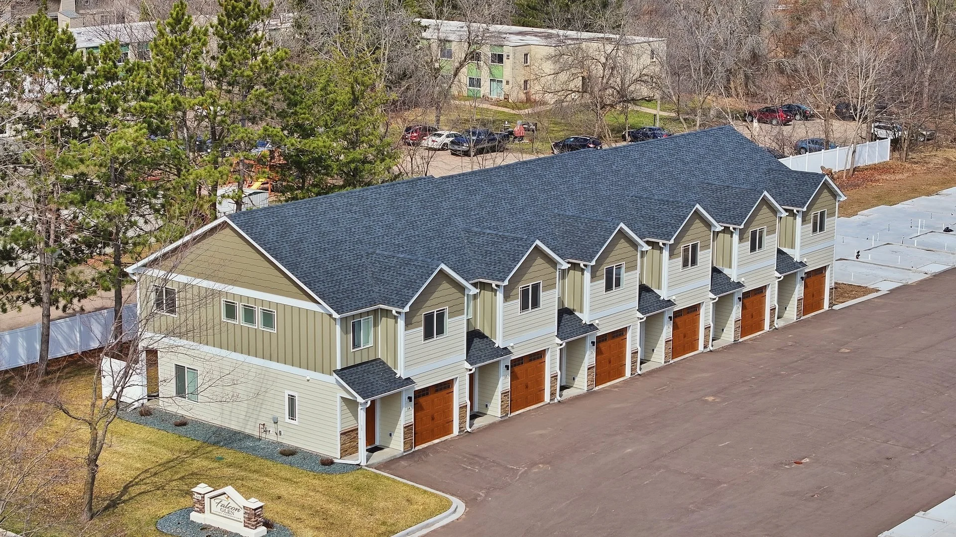 Falcon Glen Luxury Condominium Development — Sale in New Richmond, WI, photo 4 of 5