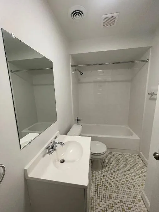 Kirkwood Apartments — Sale in Detroit, MI, photo 2 of 5