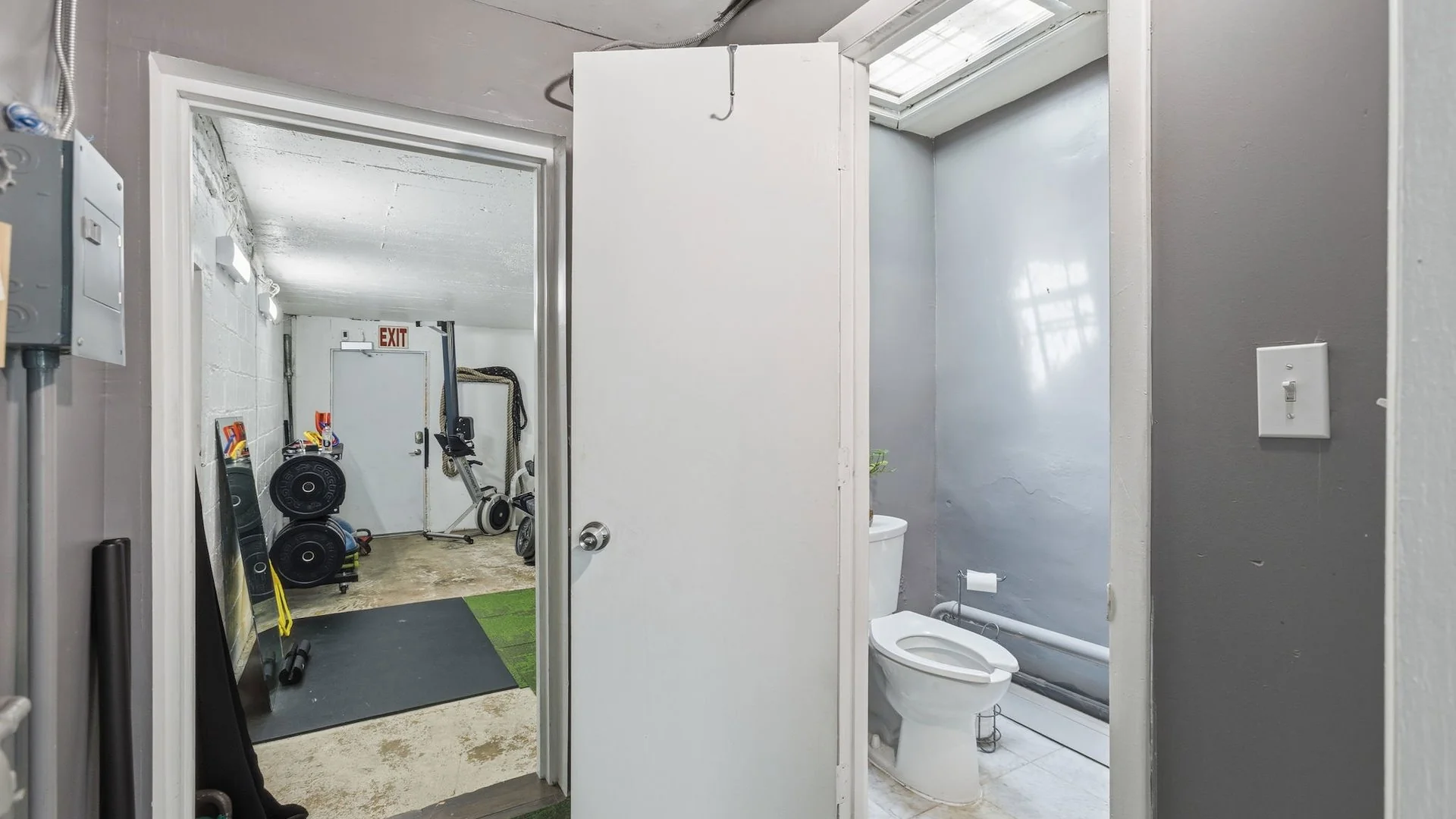 Fully Leased Mixed-Use Asset — Sale in Washington, DC, photo 5 of 8