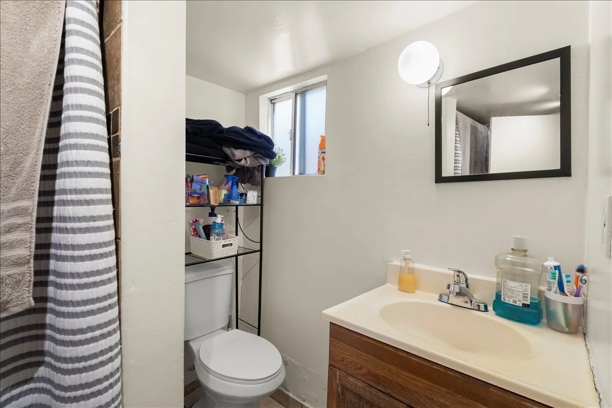 4114 E 17th St — Sale in Oakland, CA, photo 2 of 5