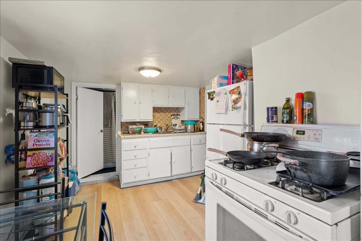 4114 E 17th St — Sale in Oakland, CA, photo 4 of 5
