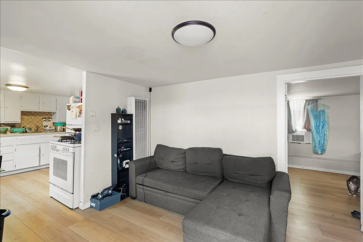 4114 E 17th St — Sale in Oakland, CA, photo 3 of 5