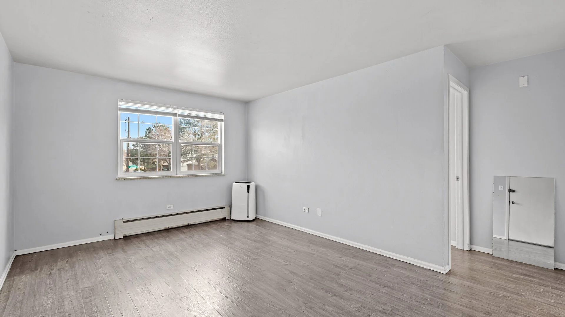 2397 S Locust — Sale in Denver, CO, photo 4 of 5