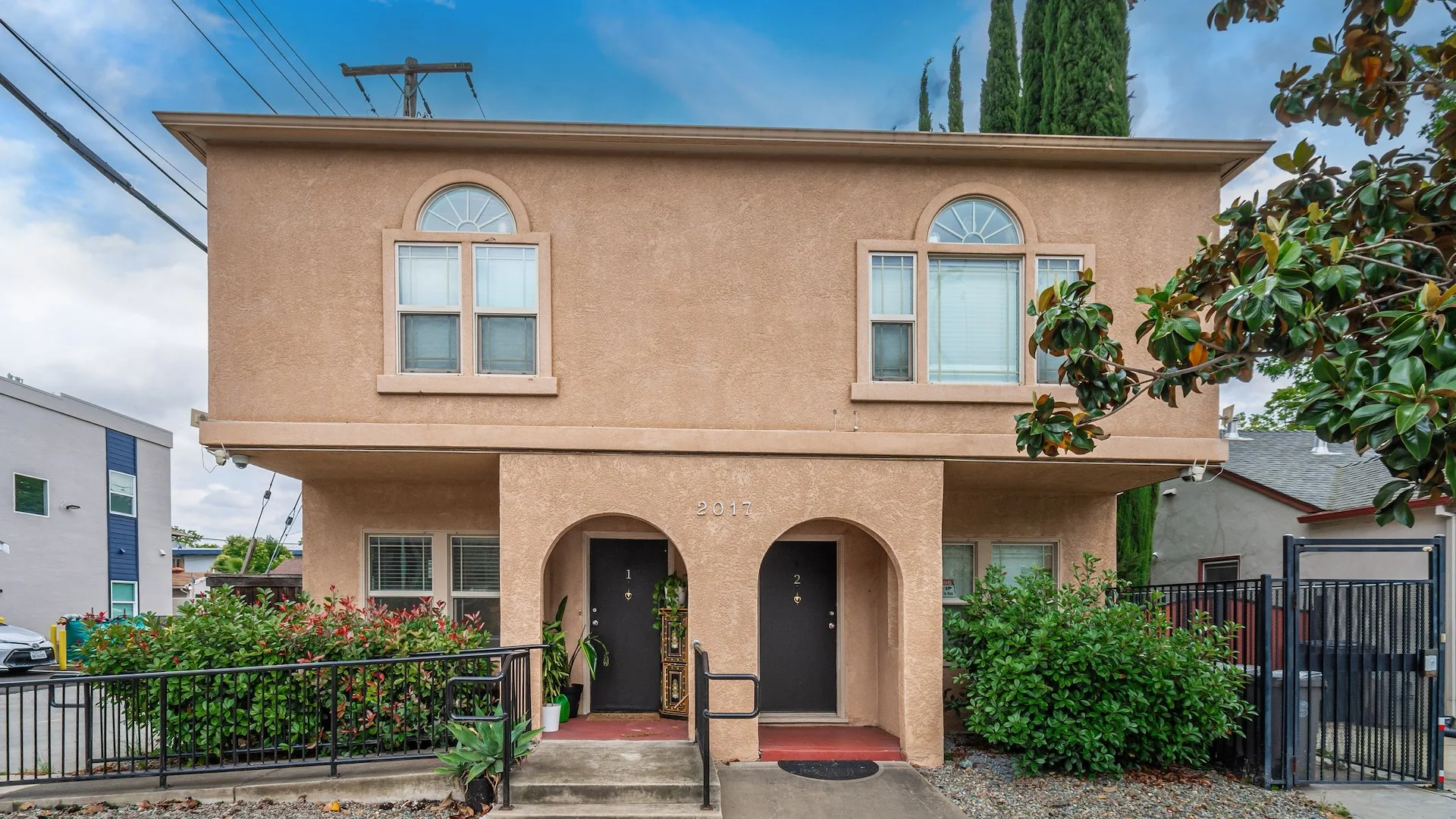 2017 30th St — Sale in Sacramento, CA, photo 3 of 8