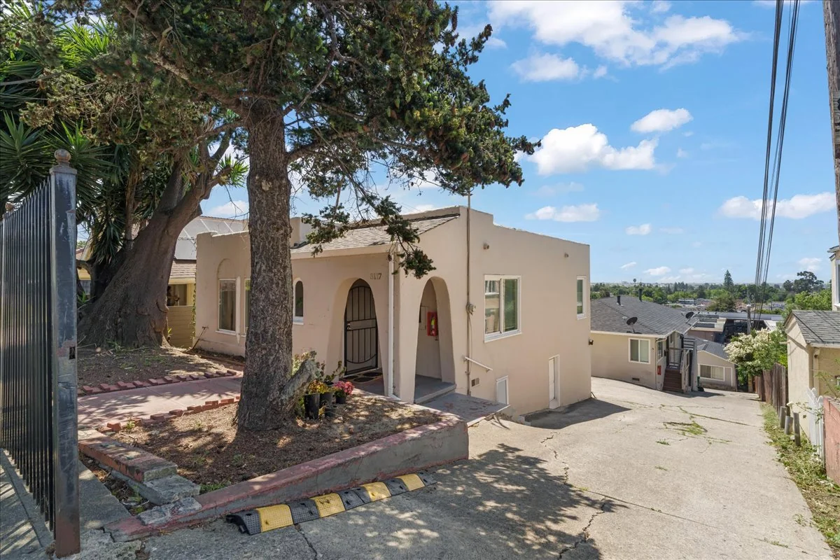 8117 Ney Ave — Sale in Oakland, CA, photo 1 of 5